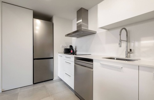 Calafell Apartment | Apartment 'Costa Dorada Perle' with Sea View, Shared Pool and Air Conditioning