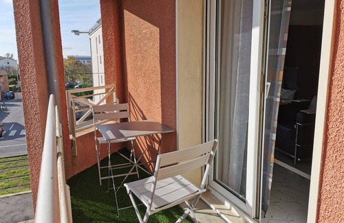 Blagnac Apartment | Apartment Cozy Toulouse-Blagnac prox. Airport - Private Pgk