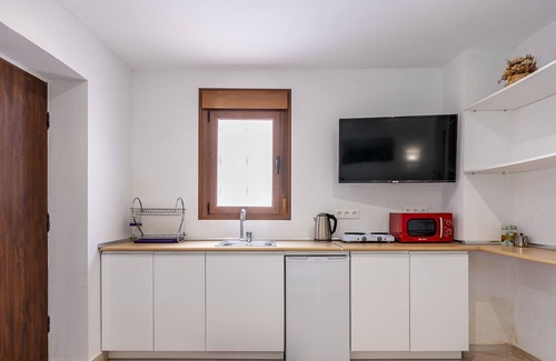 Albunuelas Apartment | Apartment "De Adela" with Wi-Fi