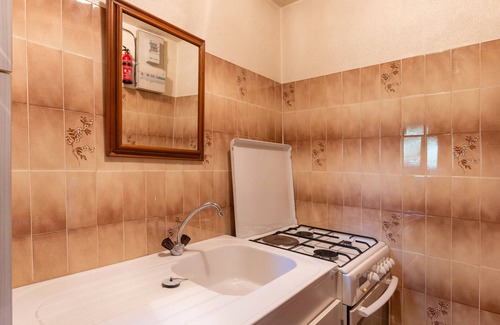 Ruoms Apartment | Apartment 'De Charme' with Private Terrace, Shared Garden and Wi-Fi