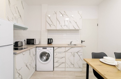 Alicante Apartment | Apartment 'De Los Rios' with Wi-Fi and Air Conditioning