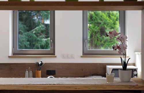 Schenna Apartment | Apartment 'De Luxe 1' with Mountain View, Private Terrace and Wi-Fi