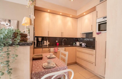 Wenduine Apartment | Apartment De tulp - romantic ground floor app by Interhome