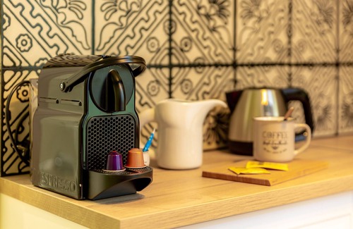 Opera Apartment | Apartment-Deluxe-Wet room-Courtyard view-D7 Marine