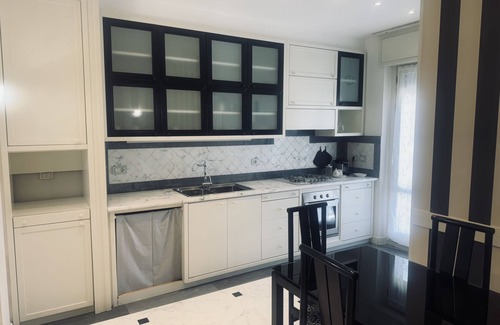 Prato Apartment | Apartment-Designer-Ensuite with Shower