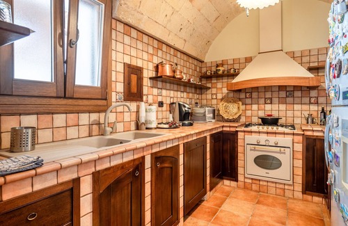 Mesagne Apartment | Apartment 'Dimora La Reggia' with Private Pool, Wi-Fi and Air Conditioning