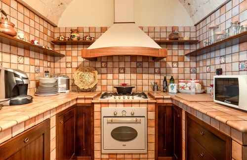 Mesagne Apartment | Apartment 'Dimora La Reggia' with Private Pool, Wi-Fi and Air Conditioning