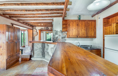 Limni Keri Apartment | Apartment 'Dionisia' with Shared Pool, Wi-Fi and Air Conditioning