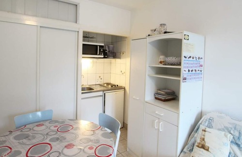 Donville-les-Bains Apartment | Apartment Donville-les-Bains, studio flat, 2 persons