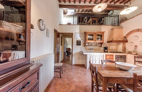 San Miniato Apartment | Apartment 'Domani È Festa' with Shared Pool, Wi-Fi and Air Conditioning