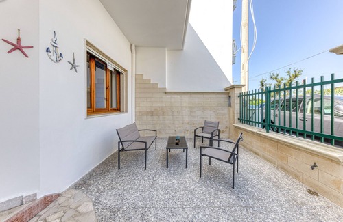 Lido Conchiglie Apartment | Apartment "Domus Rosi" with Sea View, Terrace & A/C