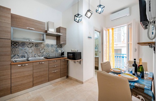 Mola di Bari Apartment | Apartment 'Don Gabriele' with Private Terrace and Air Conditioning