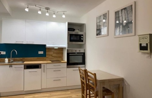 Mont-Dore Apartment | Apartment DRC heart comfort station, WIFI, free parking 15 meters