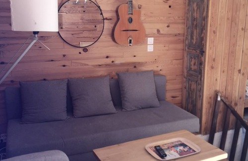 Enchastrayes Condo | APARTMENT DUPLEX SUPER SAUZE 1700