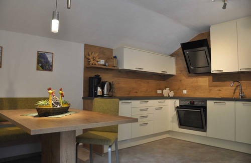 Oetz Apartment | Apartment Enzian for 2 adults and 1 child or 3 adults - Apartments Ferienwohnungen