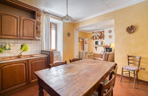 Messenano Apartment | Apartment 'Eremo Di Santo Apollinare' with Mountain View, Private Terrace and Wi-Fi