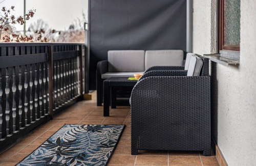 Unterallgau Apartment | Apartment "Erkheim" with Balcony & Wi-Fi