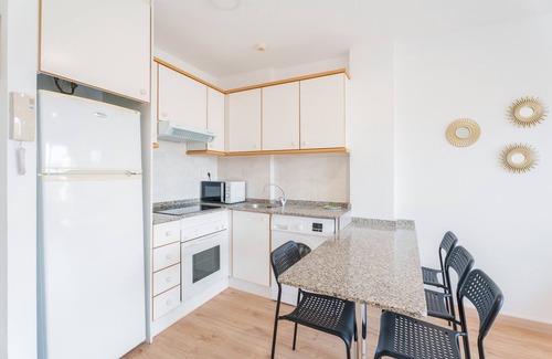 Canet de Berenguer Apartment | Apartment 'Lopimar Jose Segrelles' with Private Terrace, Wi-Fi and Air Conditioning