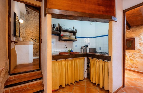 Petra Apartment | Apartment "Es Forn" with Mountain View, Shared Pool & Wi-Fi