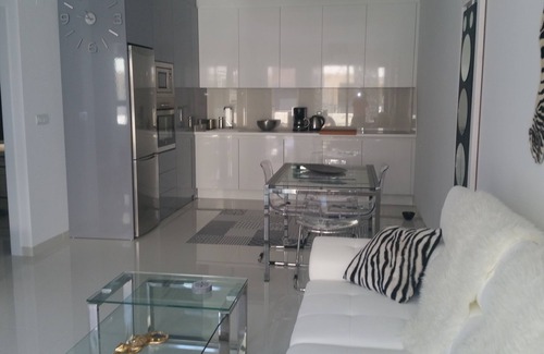 Pueblo Latino House | Apartment 200 m from Mil Palmeras beach