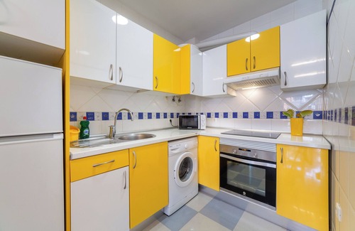Roquetas de Mar Apartment | Apartment 'Esbamar Vi' with Shared Pool, Wi-Fi and Air Conditioning