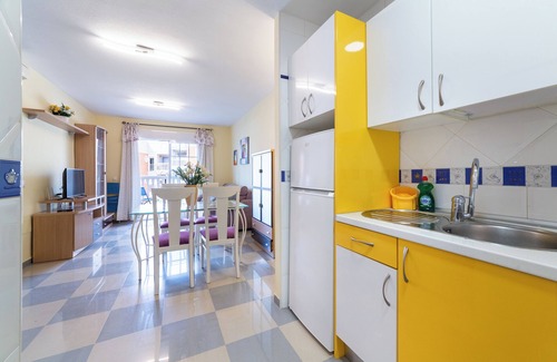 Roquetas de Mar Apartment | Apartment 'Esbamar Vi' with Shared Pool, Wi-Fi and Air Conditioning