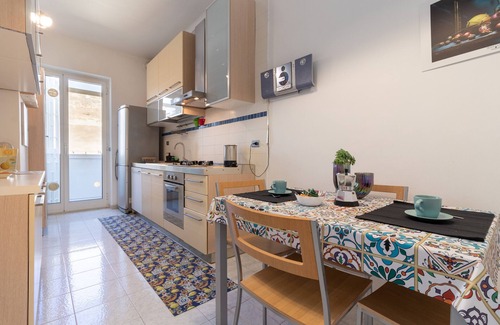 Municipio 1 Apartment | Apartment 'Esperia Home attico in Bari' with Private Terrace, Wi-Fi and Air Conditioning
