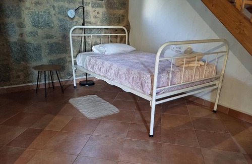 Barracao Apartment | Apartment "Estudio - Casa Oliveira" with Mountain View, Shared Pool & Wi-Fi
