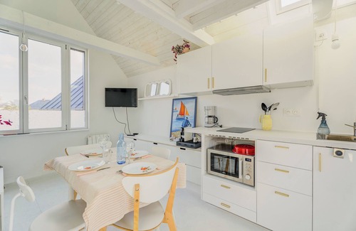 Dinard Apartment | Apartment 'Et Terrasse Dinard 4p' with Private Terrace, Balcony and Wi-Fi