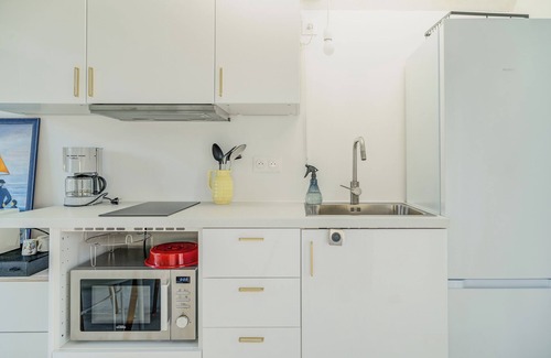 Dinard Apartment | Apartment 'Et Terrasse Dinard 4p' with Private Terrace, Balcony and Wi-Fi