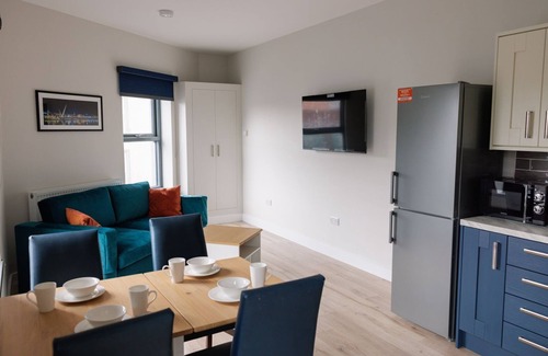 Londonderry Apartment | Apartment-Exlusive-Private Bathroom-1 Bedroom 2