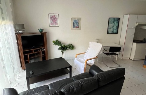 Lamalou-les-Bains Apartment | Apartment F3, Ground floor, Garden, Quiet, Family-friendly 200 m from the spa