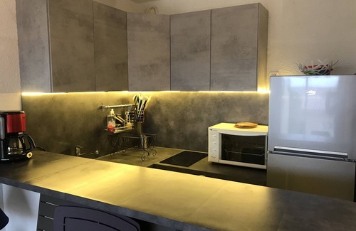 Le Lavandou Apartment | Apartment facing south T2 ground floor with swimming pool