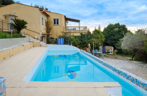 Falicon Apartment | Apartment 'Falicon' with Mountain View, Wi-Fi and Air Conditioning
