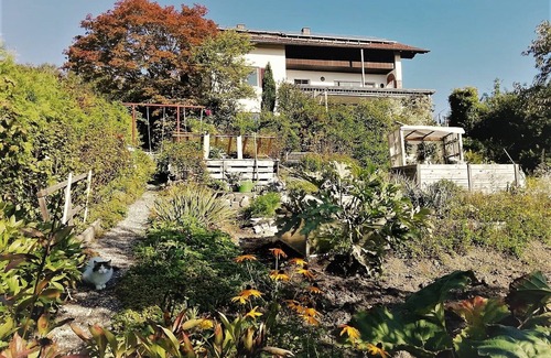 Hauzenberg Apartment | Apartment 'Familie Graml' with Mountain View, Shared Garden and Wi-Fi