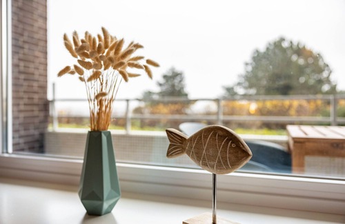 Alt-Travemunde/Ronnau Apartment | Apartment 'Ferienwohnung Waves' with Sea View, Balcony and Wi-Fi