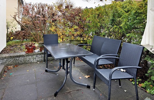 Alt-Travemunde/Ronnau Apartment | Apartment 'Ferienwohnung Strandquartier' with Private Terrace and Wi-Fi