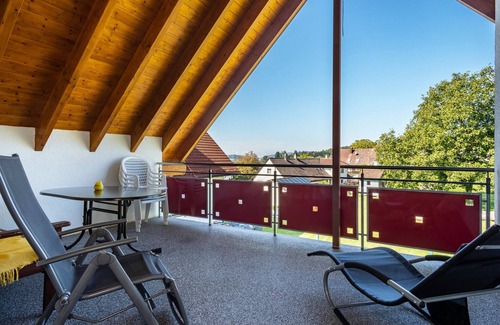 Deggenhausertal Apartment | Apartment 'Ferienwohnung 1, 95qm' with Shared Garden, Balcony and Wi-Fi