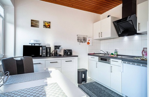 Schnetzenhausen Apartment | Apartment "Ferien am See 9" with Garden & Wi-Fi