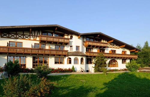 Waggershausen Apartment | Apartment 'Ferienwohnung 22' with Private Terrace and Private Garden