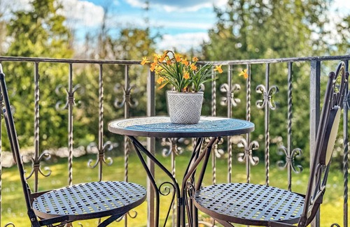 Waggershausen Apartment | Apartment 'Ferienwohnung 10' with Shared Terrace and Shared Garden