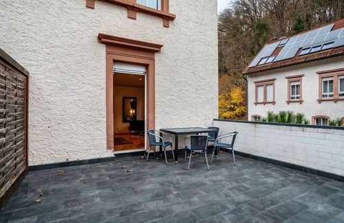 Bad Bergzabern Apartment | Apartment 'Ferienwohnung Luise' with Private Terrace, Balcony and Wi-Fi