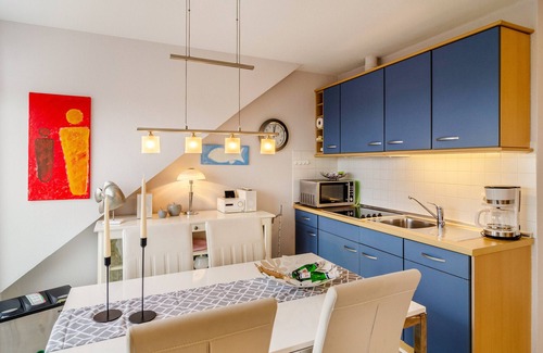 Norderney House | Apartment 'Ferienhaus Raschke' with Sea View, Private Terrace and Wi-Fi
