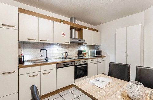 Niederlandenbeck Apartment | Apartment 'Ferienwohnung Rinke' with Mountain View and Balcony