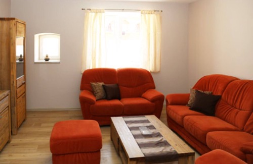 Parsteinsee Apartment | Apartment 'Ferienwohnung 1' with Shared Terrace and Wi-Fi