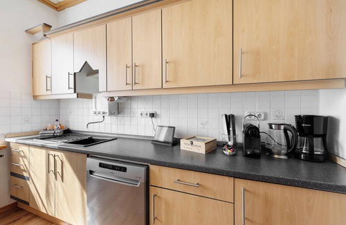 Oberhausen Apartment | Apartment 'Ferienwohnung Sterkrade 1' with Wi-Fi
