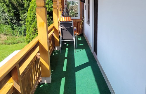 Tittmoning Apartment | Apartment "Ferienwohnung bei Helga" with Balcony