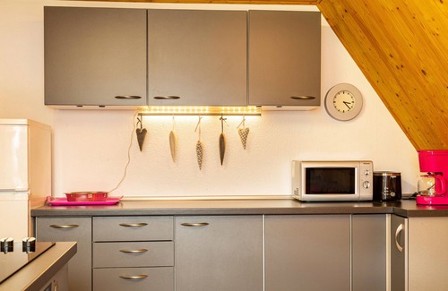 Munchen District Apartment | Apartment 'Ferienwohnung Fischer' with Private Terrace, Shared Garden and Wi-Fi