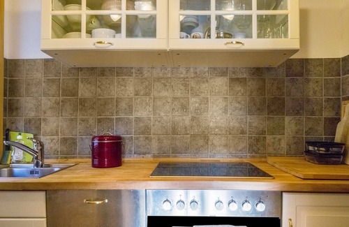 Bickensohl Apartment | Apartment 'Ferienwohnung Winzerhaus' with Shared Garden and Wi-Fi