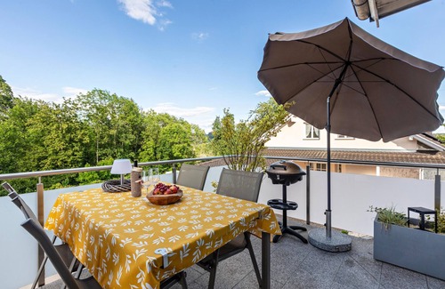 Weilheim Apartment | Apartment 'Ferienwohnung Happy' with Balcony and Wi-Fi